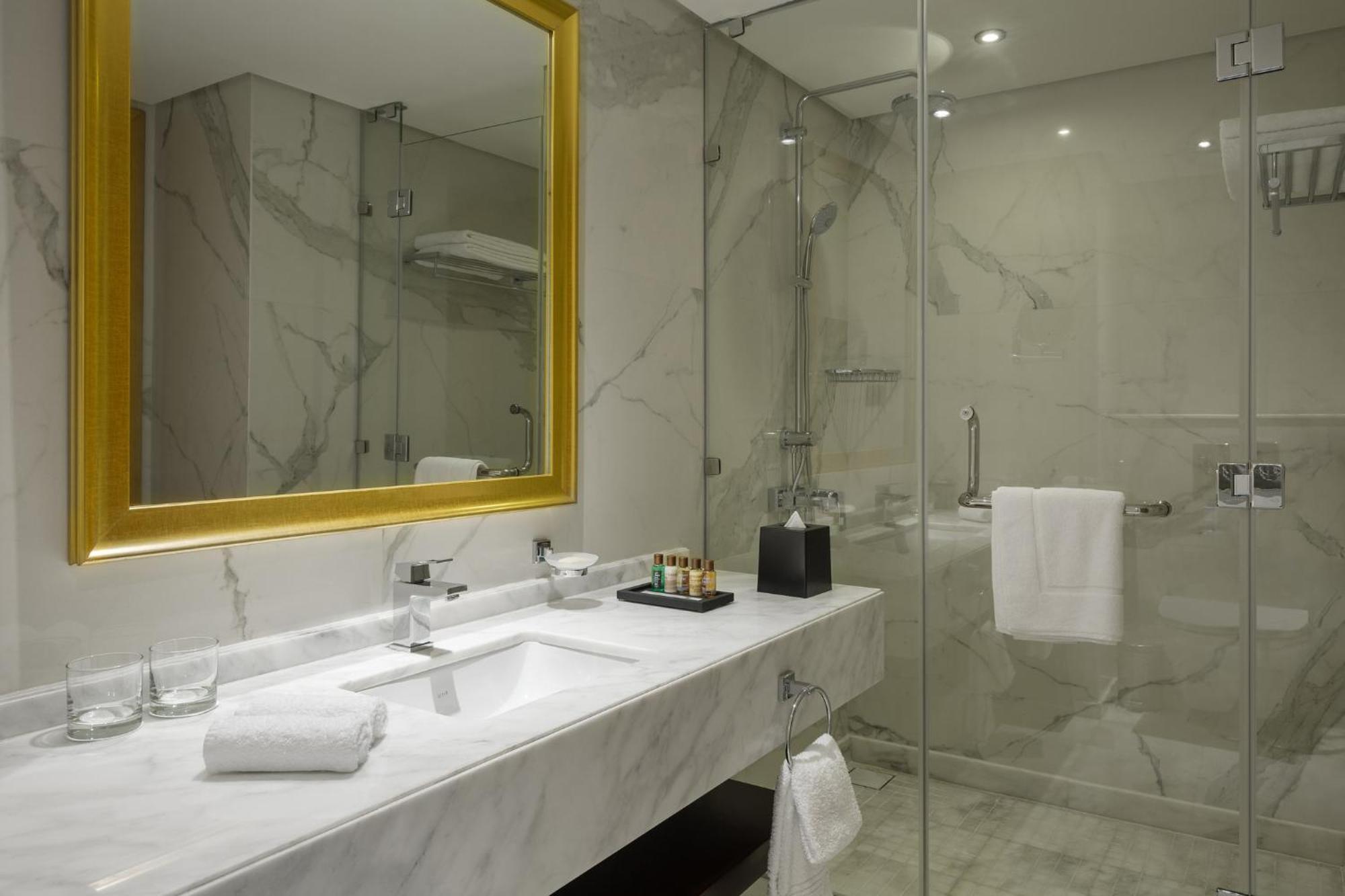 Sheraton Makkah Jabal Al Kaaba Hotel Mecca Exterior foto Bathroom